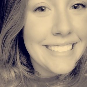 Meet your Posher, Katelyn